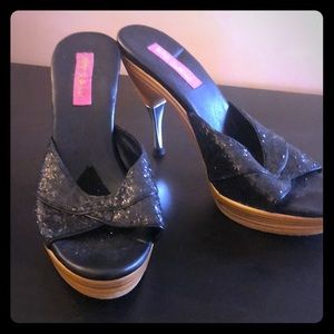 Betsy Johnson black glitter heels